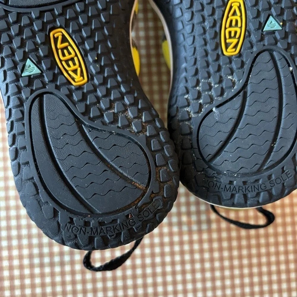 KEEN STINGRAY Water Sandals Shoes Big Kids‎ Size 2
